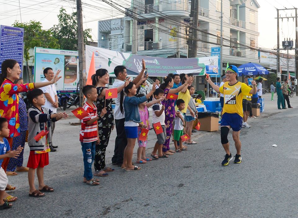 Những khoảnh khắc đẹp nao lòng của Mekong Delta Marathon 2019